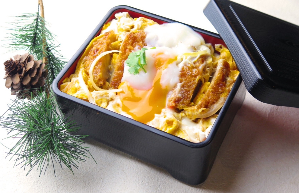 【カツ丼屋 八方】